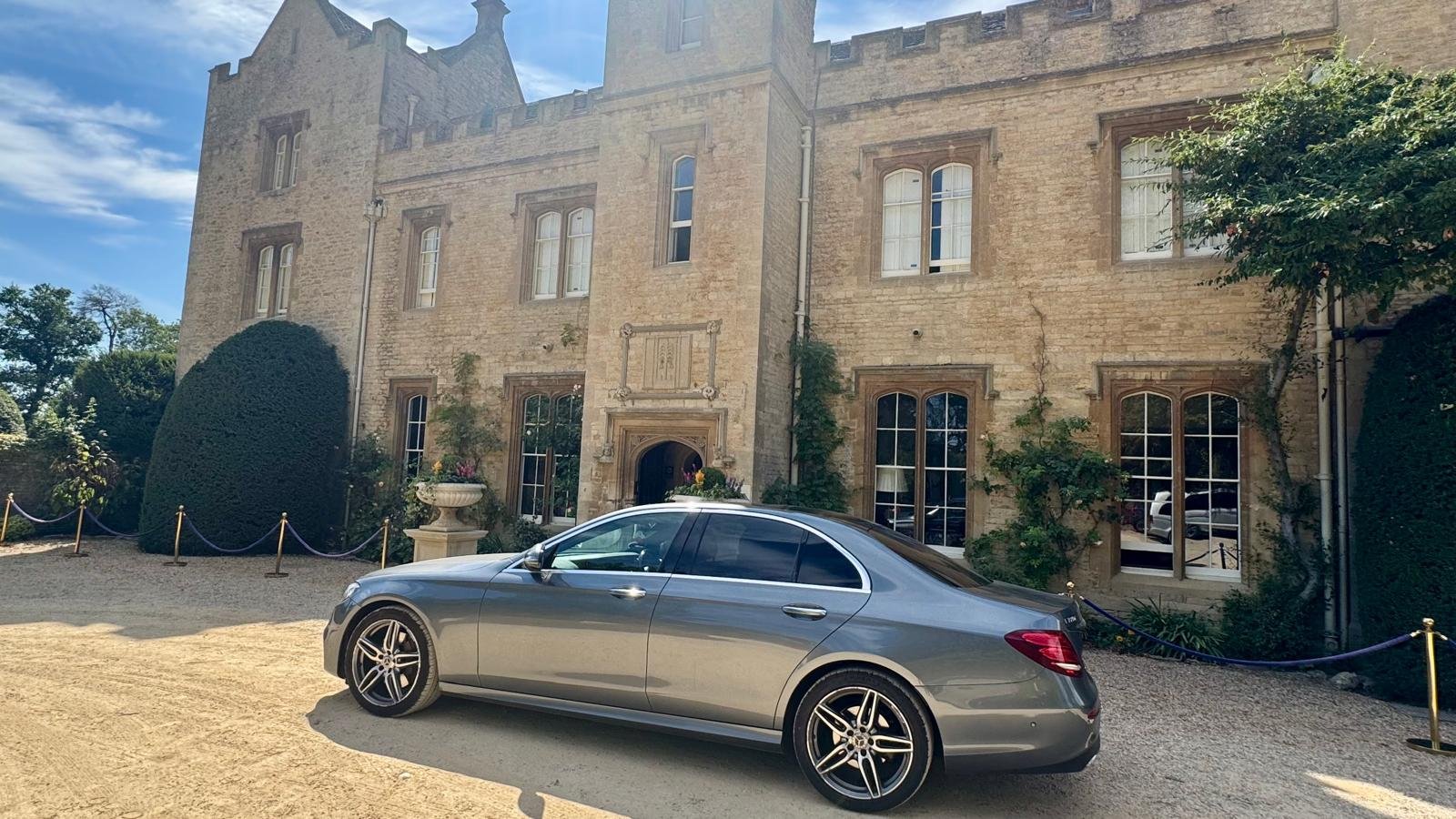 Skyline Airport Transfer UK taxi and chauffeur travel